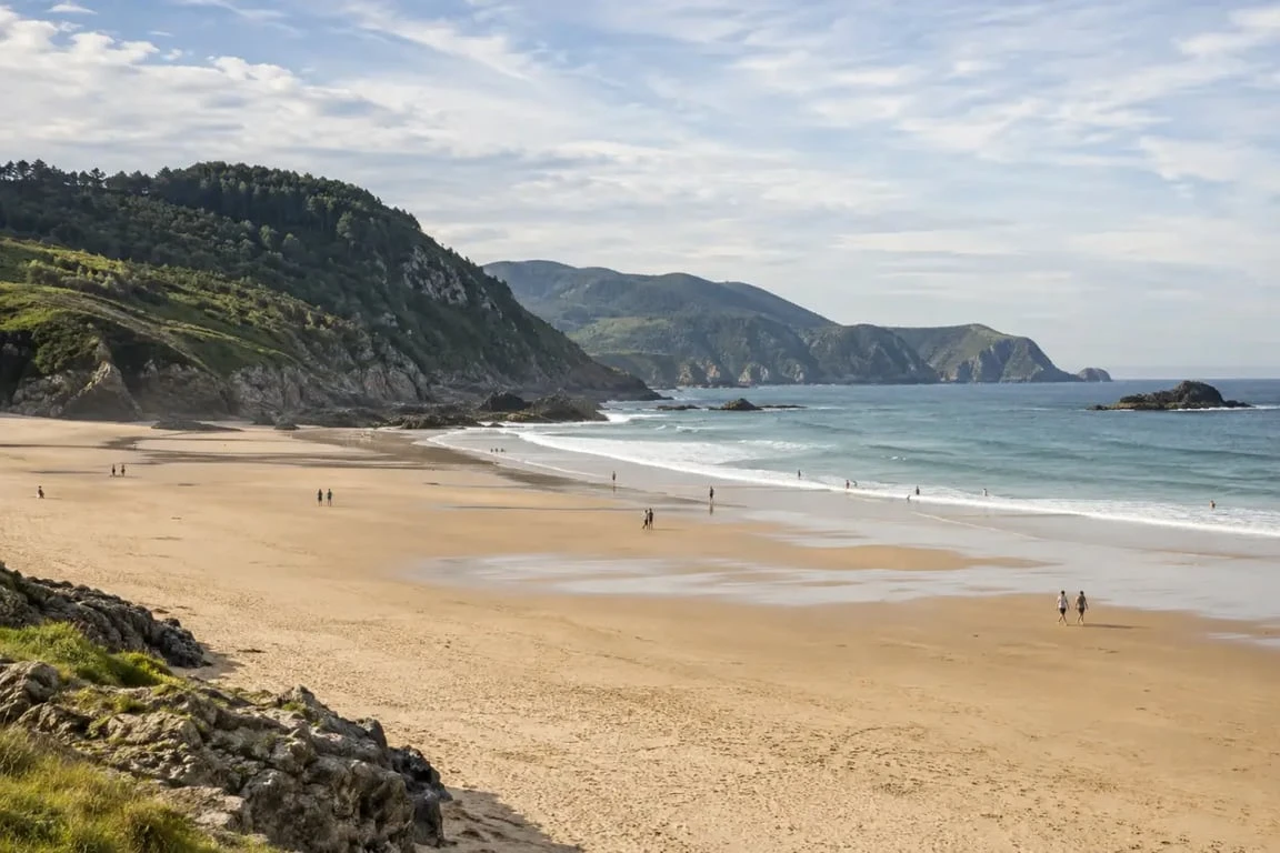 Plage de Laga, alternative naturelle parmi les plus belles plages du Pays basque espagnol